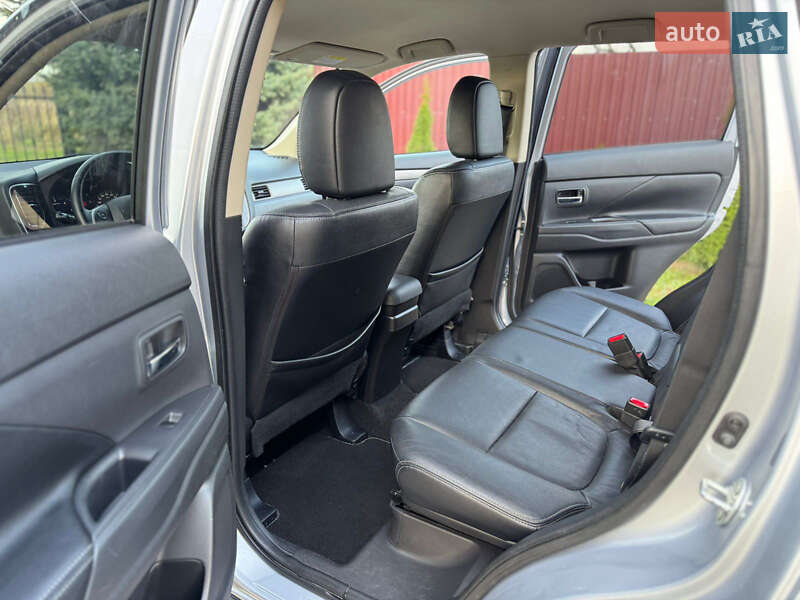 Внедорожник / Кроссовер Mitsubishi Outlander 2012 в Сумах