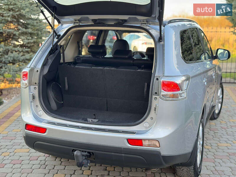 Внедорожник / Кроссовер Mitsubishi Outlander 2012 в Сумах