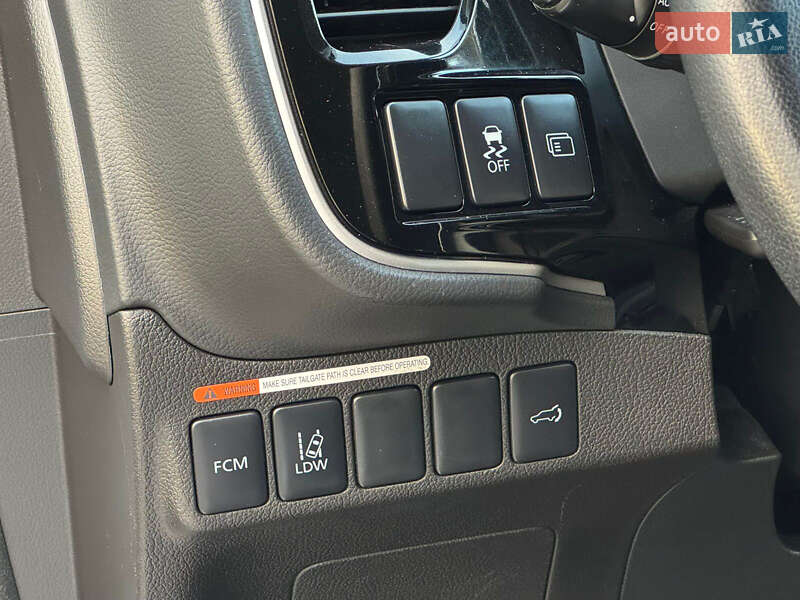 Внедорожник / Кроссовер Mitsubishi Outlander 2012 в Сумах