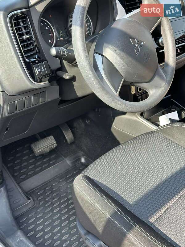 Внедорожник / Кроссовер Mitsubishi Outlander 2019 в Одессе фото 18 Внедорожник / Кроссовер Mitsubishi Outlander 2019 в Одессе