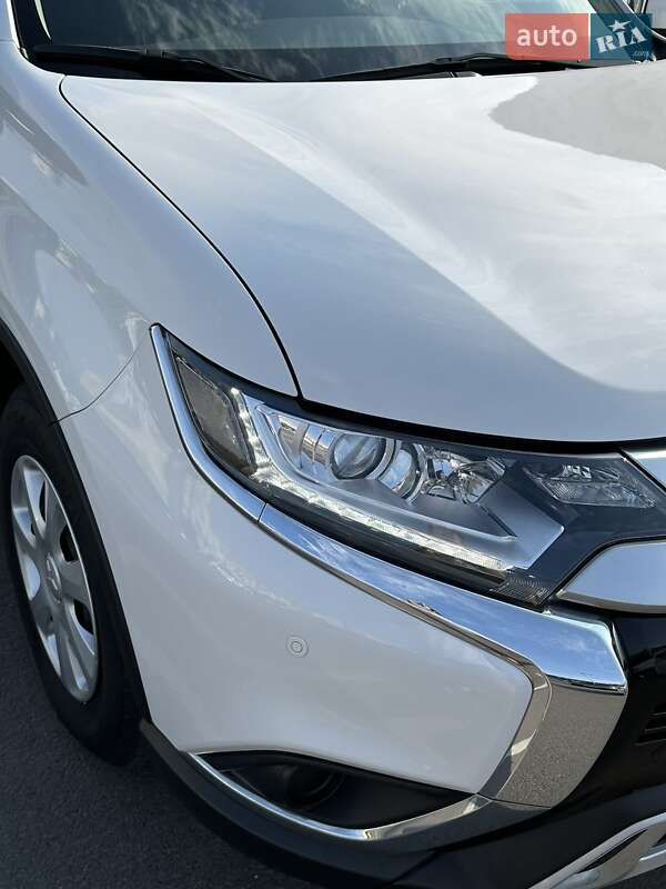 Внедорожник / Кроссовер Mitsubishi Outlander 2019 в Одессе фото 22 Внедорожник / Кроссовер Mitsubishi Outlander 2019 в Одессе
