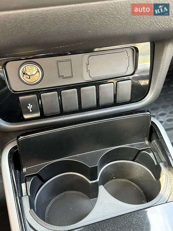 Внедорожник / Кроссовер Mitsubishi Outlander 2019 в Одессе фото 24 Внедорожник / Кроссовер Mitsubishi Outlander 2019 в Одессе