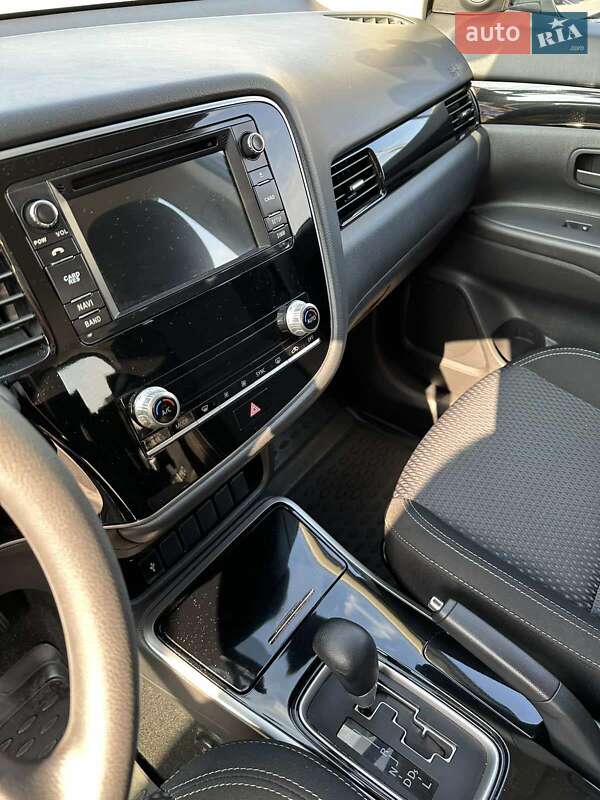 Внедорожник / Кроссовер Mitsubishi Outlander 2019 в Одессе фото 32 Внедорожник / Кроссовер Mitsubishi Outlander 2019 в Одессе