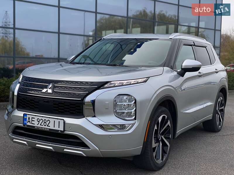 Позашляховик / Кросовер Mitsubishi Outlander 2022 в Дніпрі