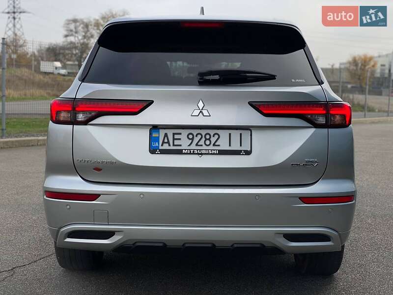 Позашляховик / Кросовер Mitsubishi Outlander 2022 в Дніпрі