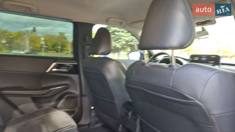 Позашляховик / Кросовер Mitsubishi Outlander 2021 в Черкасах