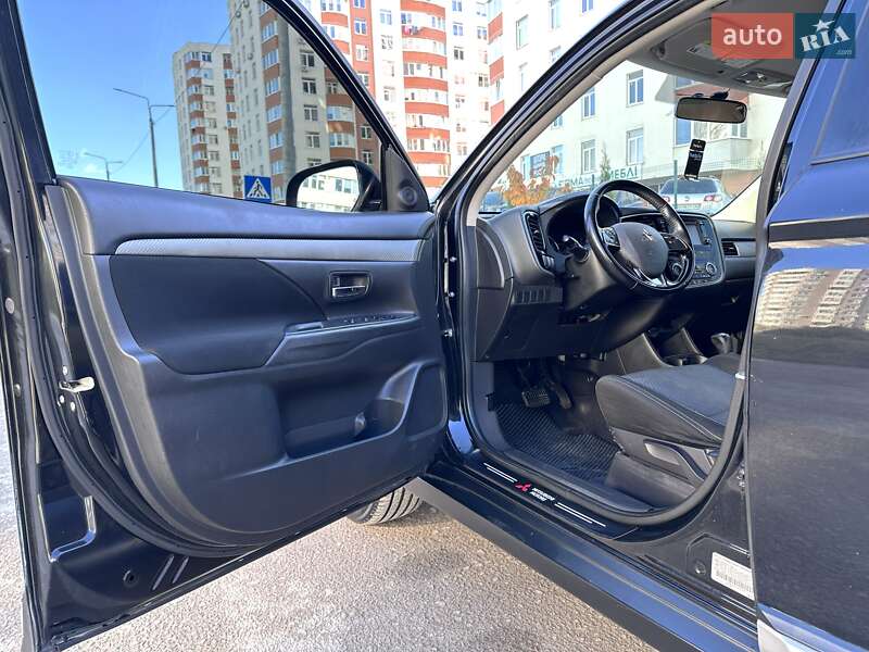 Внедорожник / Кроссовер Mitsubishi Outlander 2015 в Тернополе