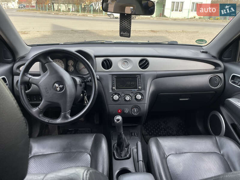 Внедорожник / Кроссовер Mitsubishi Outlander 2004 в Коломые