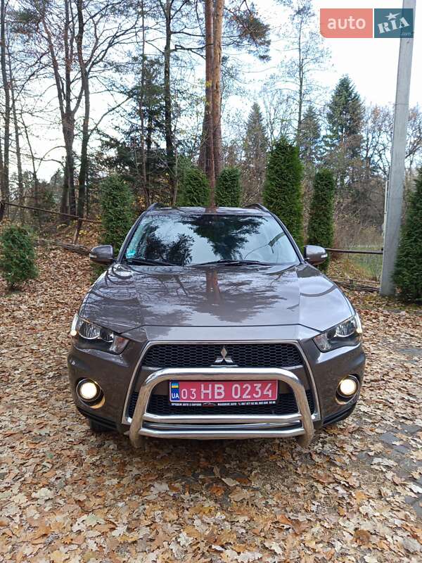 Внедорожник / Кроссовер Mitsubishi Outlander 2011 в Дрогобыче фото 6 Внедорожник / Кроссовер Mitsubishi Outlander 2011 в Дрогобыче