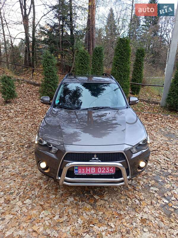 Внедорожник / Кроссовер Mitsubishi Outlander 2011 в Дрогобыче фото 10 Внедорожник / Кроссовер Mitsubishi Outlander 2011 в Дрогобыче