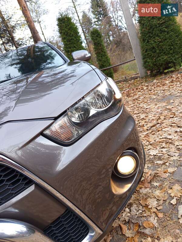 Внедорожник / Кроссовер Mitsubishi Outlander 2011 в Дрогобыче фото 17 Внедорожник / Кроссовер Mitsubishi Outlander 2011 в Дрогобыче