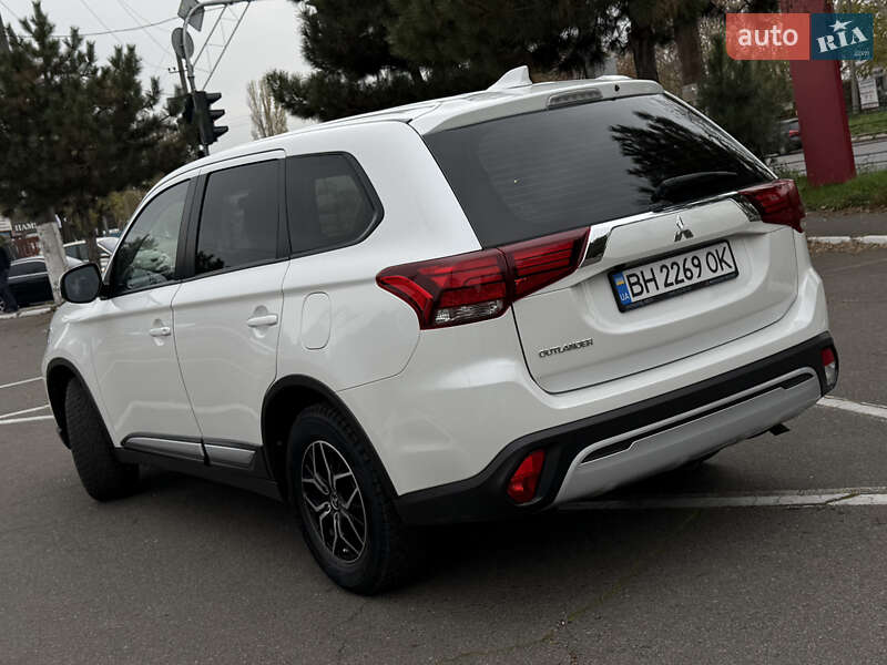 Внедорожник / Кроссовер Mitsubishi Outlander 2021 в Одессе фото 6 Внедорожник / Кроссовер Mitsubishi Outlander 2021 в Одессе
