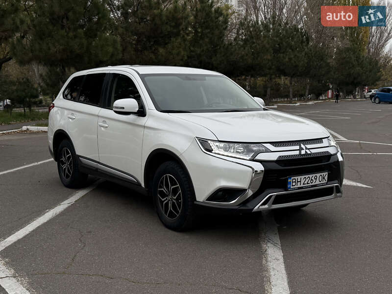Внедорожник / Кроссовер Mitsubishi Outlander 2021 в Одессе фото 9 Внедорожник / Кроссовер Mitsubishi Outlander 2021 в Одессе