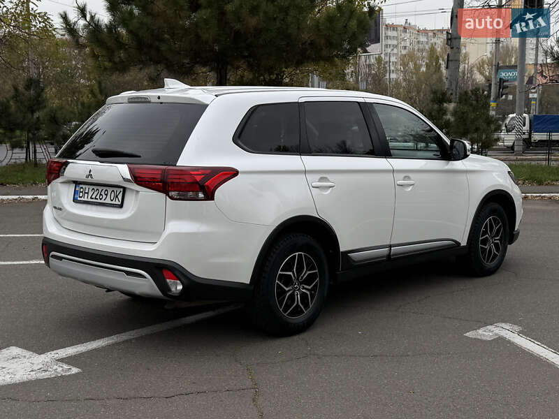 Внедорожник / Кроссовер Mitsubishi Outlander 2021 в Одессе фото 13 Внедорожник / Кроссовер Mitsubishi Outlander 2021 в Одессе