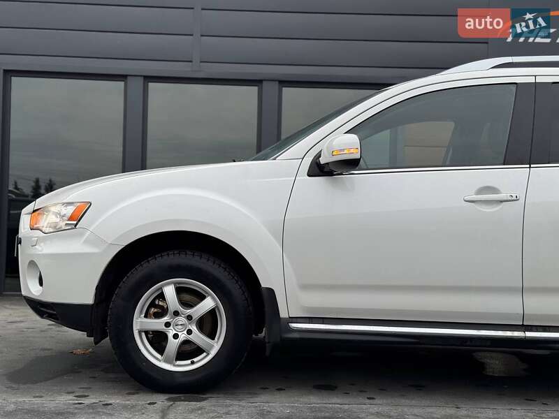 Позашляховик / Кросовер Mitsubishi Outlander 2010 в Рівному