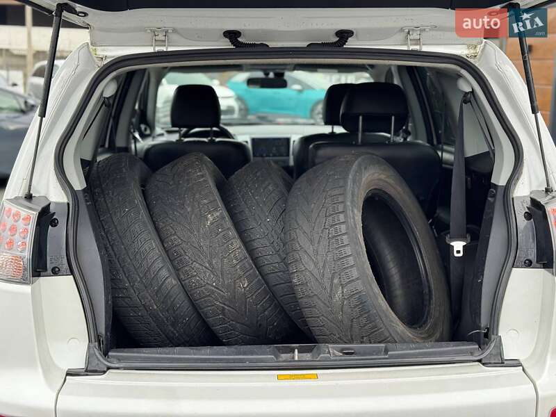 Позашляховик / Кросовер Mitsubishi Outlander 2010 в Рівному
