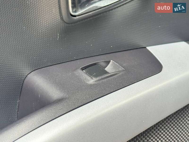 Позашляховик / Кросовер Mitsubishi Outlander 2011 в Охтирці