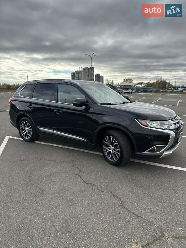 Внедорожник / Кроссовер Mitsubishi Outlander 2017 в Киеве фото 7 Внедорожник / Кроссовер Mitsubishi Outlander 2017 в Киеве