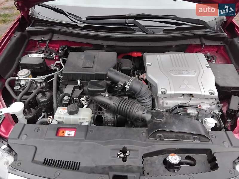 Внедорожник / Кроссовер Mitsubishi Outlander 2019 в Киеве