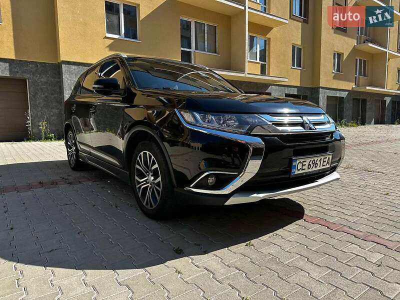 Внедорожник / Кроссовер Mitsubishi Outlander 2015 в Черновцах
