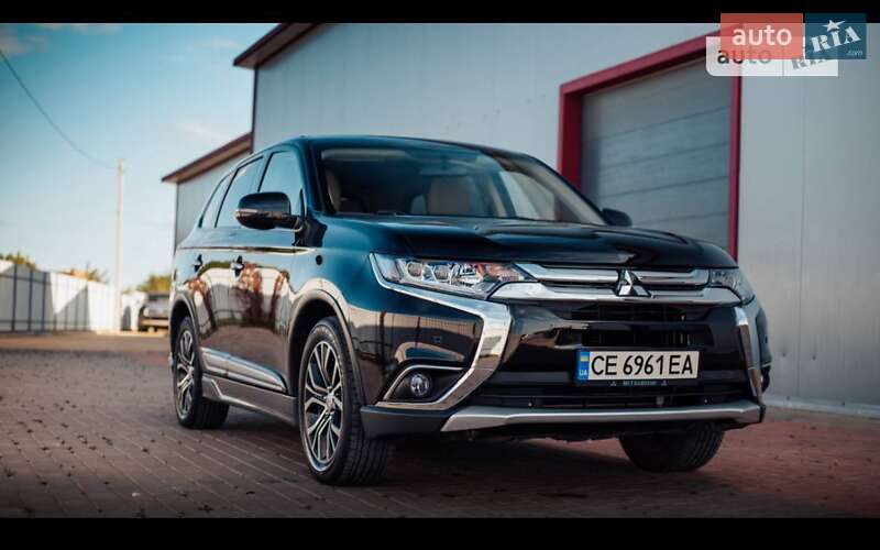 Внедорожник / Кроссовер Mitsubishi Outlander 2015 в Черновцах