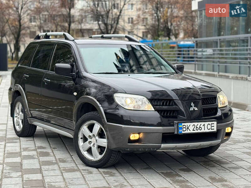 Внедорожник / Кроссовер Mitsubishi Outlander 2005 в Ровно фото 4 Внедорожник / Кроссовер Mitsubishi Outlander 2005 в Ровно