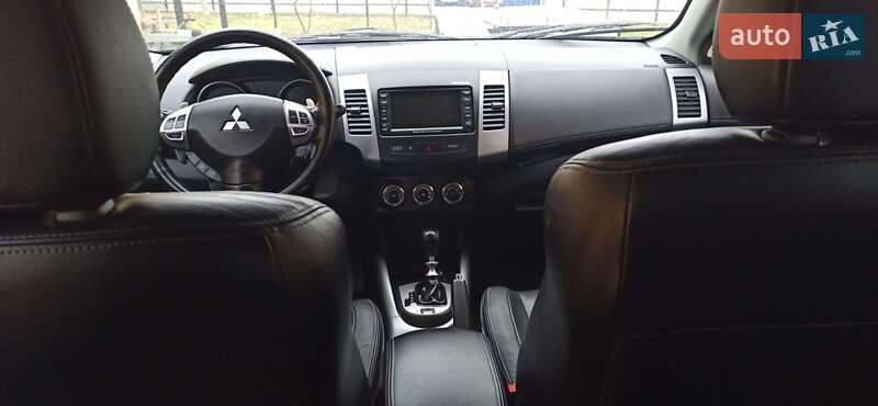 Внедорожник / Кроссовер Mitsubishi Outlander 2011 в Черновцах фото 30 Внедорожник / Кроссовер Mitsubishi Outlander 2011 в Черновцах