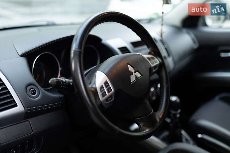 Внедорожник / Кроссовер Mitsubishi Outlander 2011 в Ивано-Франковске фото 27 Внедорожник / Кроссовер Mitsubishi Outlander 2011 в Ивано-Франковске