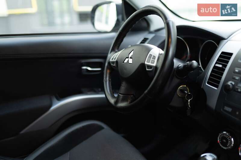 Внедорожник / Кроссовер Mitsubishi Outlander 2011 в Ивано-Франковске фото 32 Внедорожник / Кроссовер Mitsubishi Outlander 2011 в Ивано-Франковске