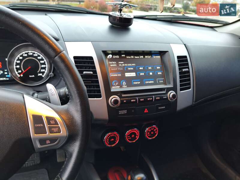 Внедорожник / Кроссовер Mitsubishi Outlander 2012 в Кривом Роге фото 32 Внедорожник / Кроссовер Mitsubishi Outlander 2012 в Кривом Роге
