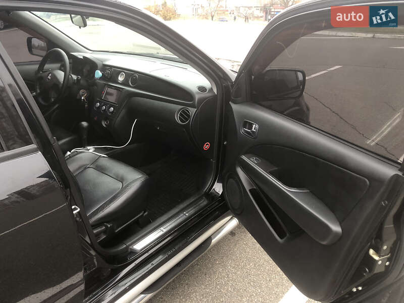 Внедорожник / Кроссовер Mitsubishi Outlander 2007 в Киеве