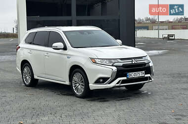 Позашляховик / Кросовер Mitsubishi Outlander 2021 в Львові