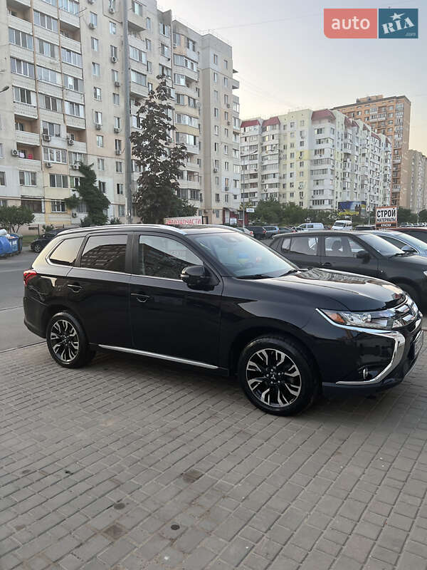 Внедорожник / Кроссовер Mitsubishi Outlander 2018 в Одессе