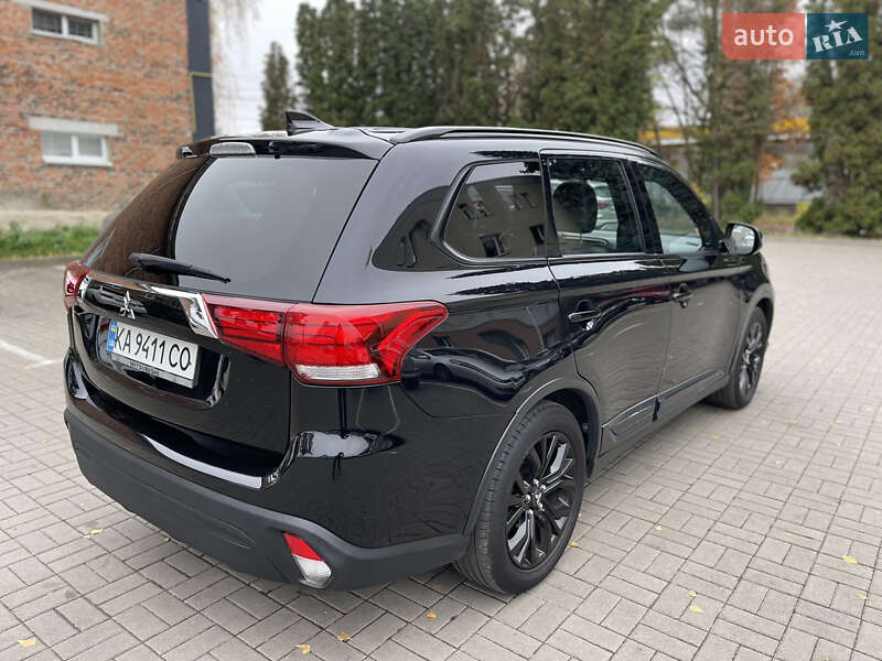 Позашляховик / Кросовер Mitsubishi Outlander 2018 в Чернігові