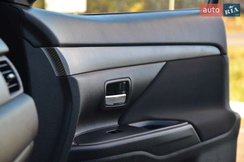 Позашляховик / Кросовер Mitsubishi Outlander 2013 в Дрогобичі фото 43 Позашляховик / Кросовер Mitsubishi Outlander 2013 в Дрогобичі