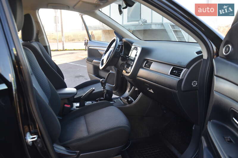 Позашляховик / Кросовер Mitsubishi Outlander 2013 в Дрогобичі фото 68 Позашляховик / Кросовер Mitsubishi Outlander 2013 в Дрогобичі