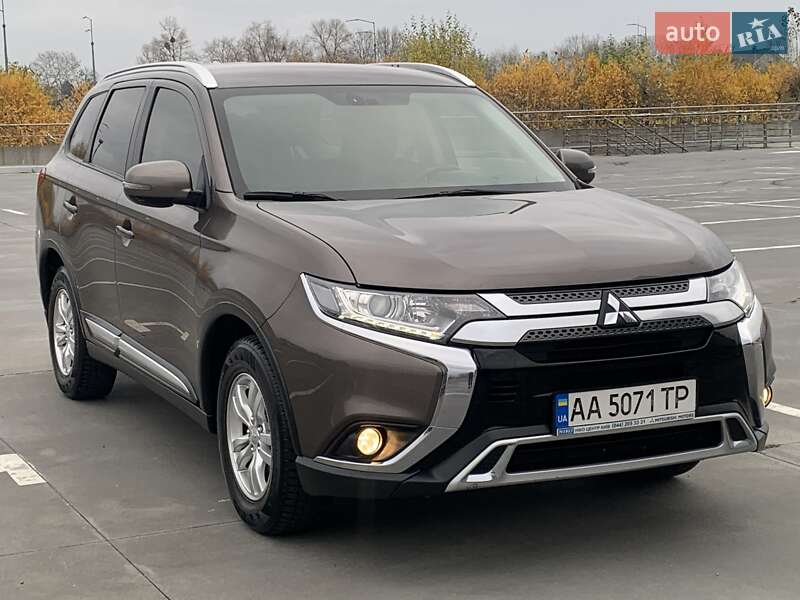 Внедорожник / Кроссовер Mitsubishi Outlander 2018 в Киеве фото 21 Внедорожник / Кроссовер Mitsubishi Outlander 2018 в Киеве