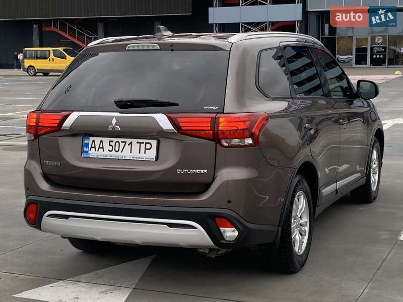 Внедорожник / Кроссовер Mitsubishi Outlander 2018 в Киеве фото 22 Внедорожник / Кроссовер Mitsubishi Outlander 2018 в Киеве