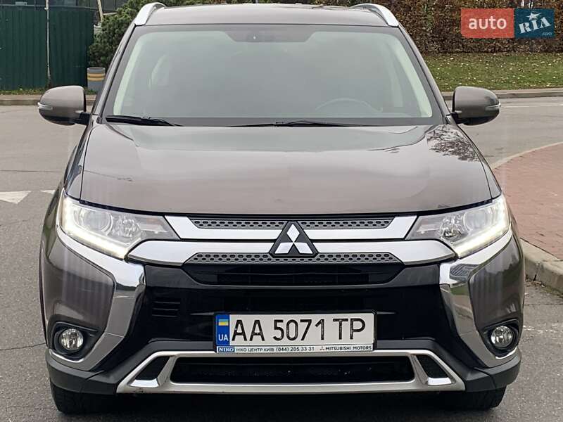 Внедорожник / Кроссовер Mitsubishi Outlander 2018 в Киеве фото 30 Внедорожник / Кроссовер Mitsubishi Outlander 2018 в Киеве