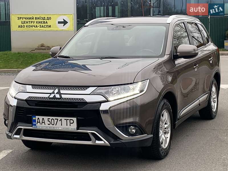 Внедорожник / Кроссовер Mitsubishi Outlander 2018 в Киеве фото 29 Внедорожник / Кроссовер Mitsubishi Outlander 2018 в Киеве