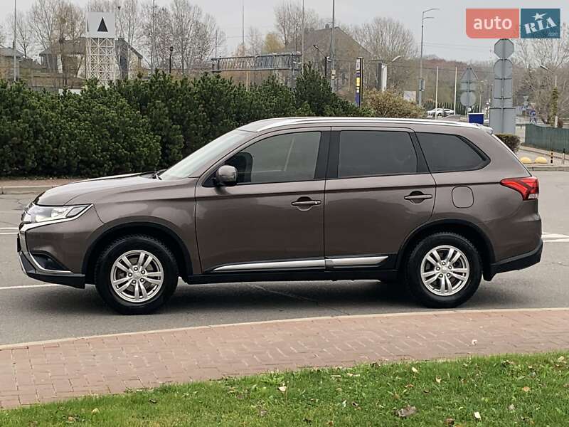 Внедорожник / Кроссовер Mitsubishi Outlander 2018 в Киеве фото 33 Внедорожник / Кроссовер Mitsubishi Outlander 2018 в Киеве