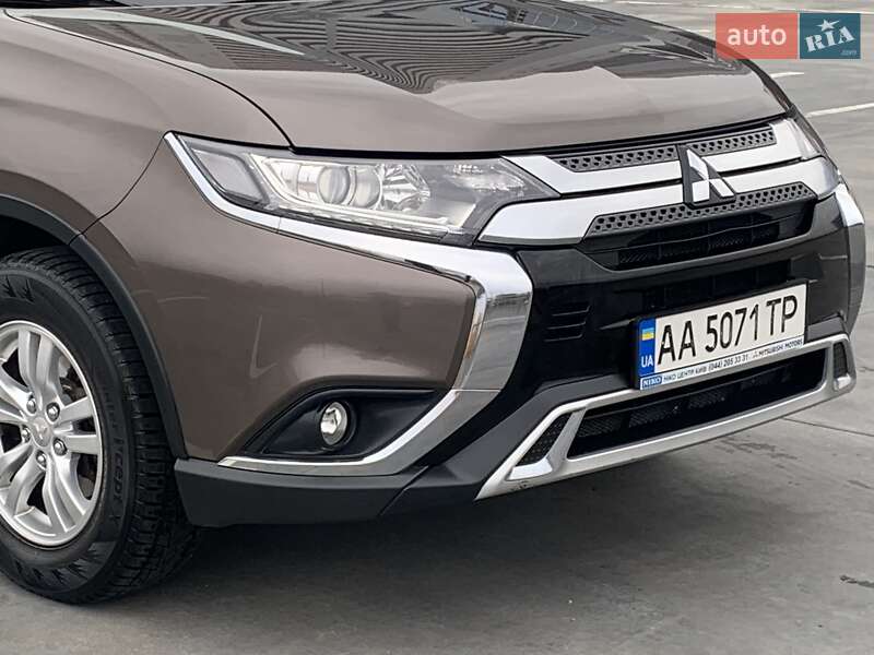 Внедорожник / Кроссовер Mitsubishi Outlander 2018 в Киеве фото 47 Внедорожник / Кроссовер Mitsubishi Outlander 2018 в Киеве