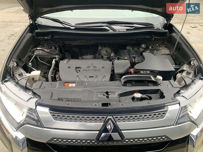 Внедорожник / Кроссовер Mitsubishi Outlander 2018 в Киеве фото 62 Внедорожник / Кроссовер Mitsubishi Outlander 2018 в Киеве
