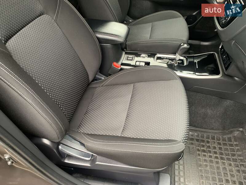 Внедорожник / Кроссовер Mitsubishi Outlander 2018 в Киеве фото 91 Внедорожник / Кроссовер Mitsubishi Outlander 2018 в Киеве