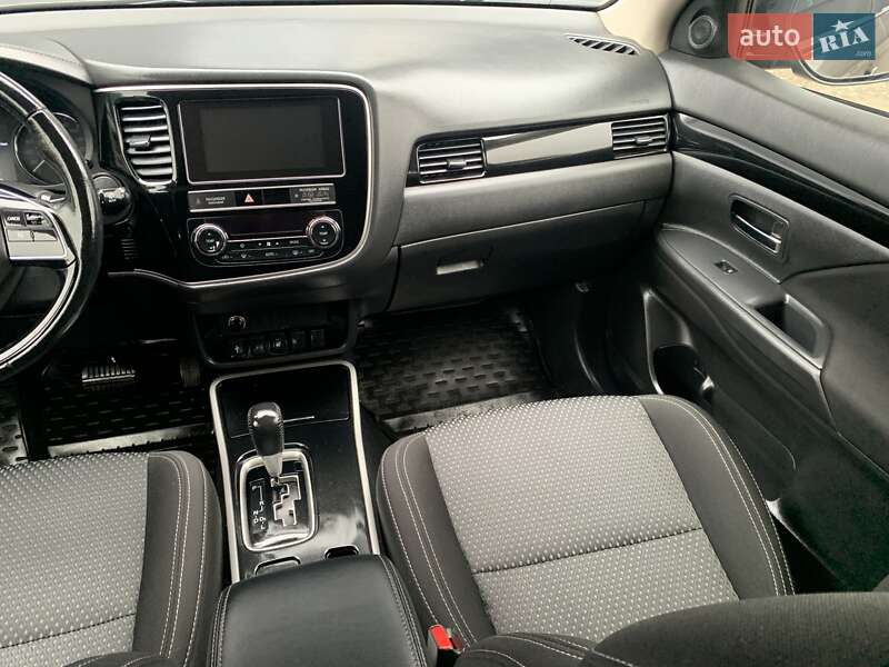Внедорожник / Кроссовер Mitsubishi Outlander 2018 в Киеве фото 110 Внедорожник / Кроссовер Mitsubishi Outlander 2018 в Киеве