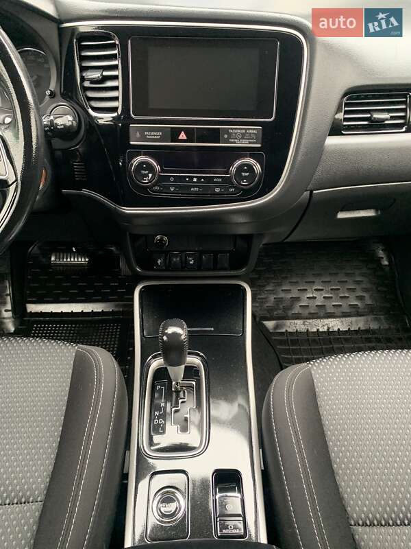 Внедорожник / Кроссовер Mitsubishi Outlander 2018 в Киеве фото 113 Внедорожник / Кроссовер Mitsubishi Outlander 2018 в Киеве