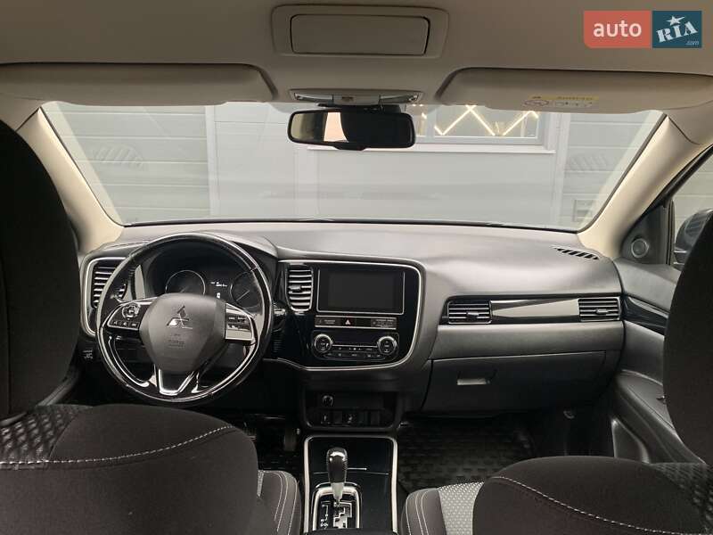 Внедорожник / Кроссовер Mitsubishi Outlander 2018 в Киеве фото 112 Внедорожник / Кроссовер Mitsubishi Outlander 2018 в Киеве