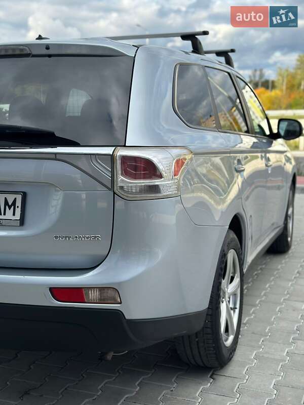 Позашляховик / Кросовер Mitsubishi Outlander 2013 в Тернополі фото 9 Позашляховик / Кросовер Mitsubishi Outlander 2013 в Тернополі