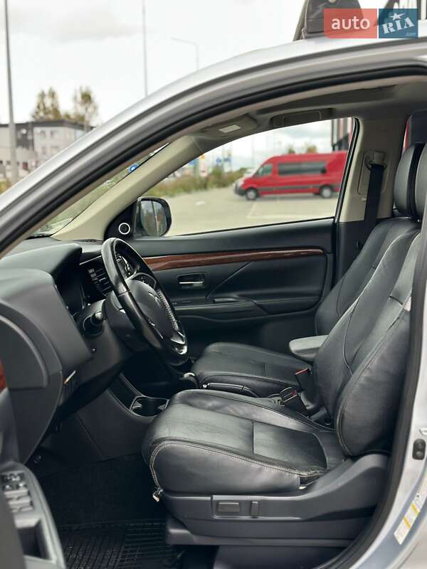 Позашляховик / Кросовер Mitsubishi Outlander 2013 в Тернополі фото 11 Позашляховик / Кросовер Mitsubishi Outlander 2013 в Тернополі