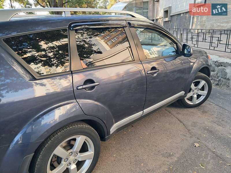 Внедорожник / Кроссовер Mitsubishi Outlander 2008 в Черкассах